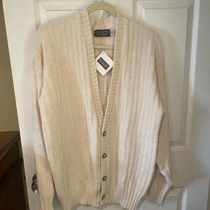 Roundtree & Yorke Women's Cream Cardigan Sweater